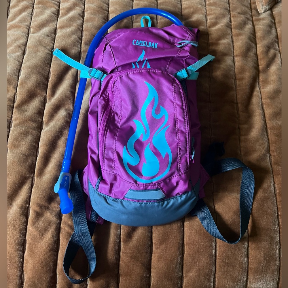 CAMELBAK ! New without tags ! Never used ! Perfect for adults or kids !